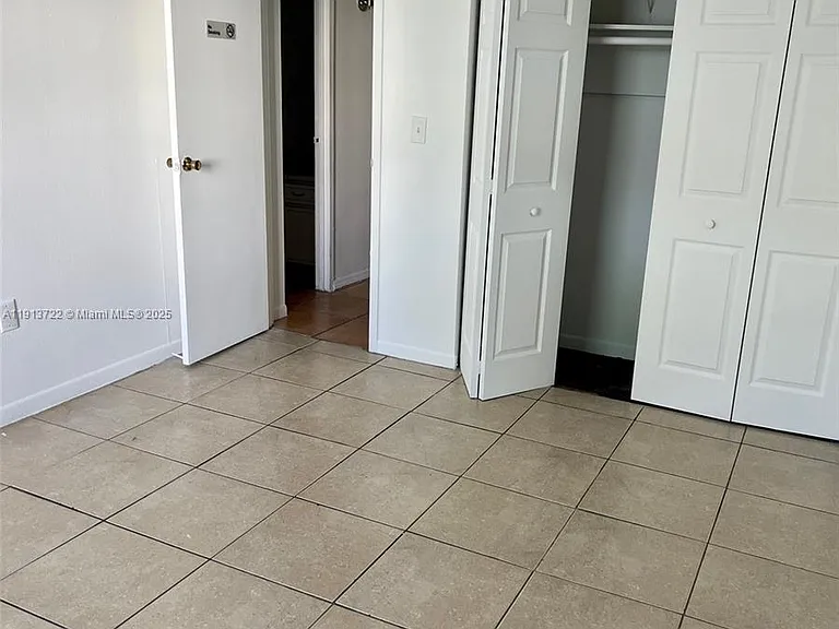 1752 NW 55th Ave #102 — Photo 5