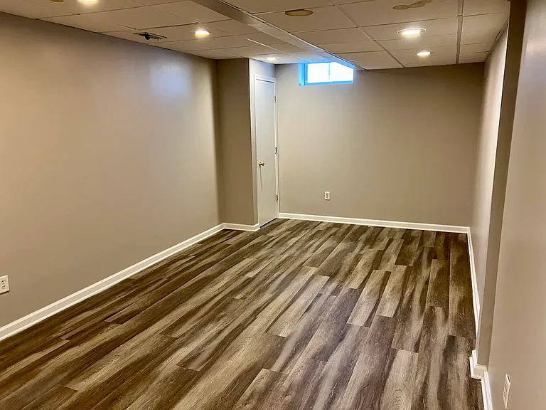 8103 Barlow Rd — Photo 15