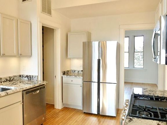 4th image of 2543 W Belden Ave #1