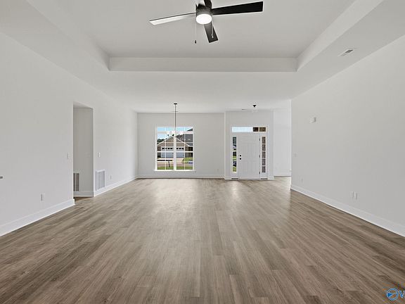 3rd image of 3019 Joseph Dr SE