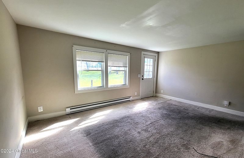 4th image of 386 Cole Road