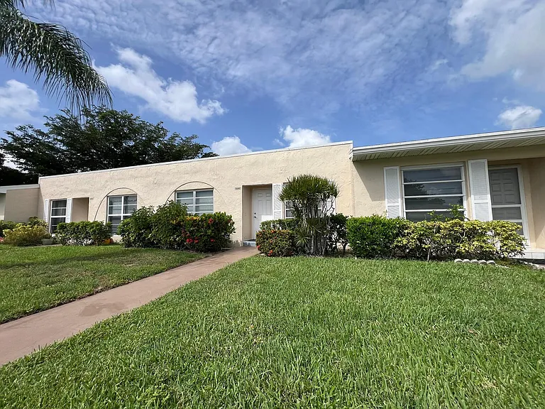 8584 Bella Vista Dr — Photo 1