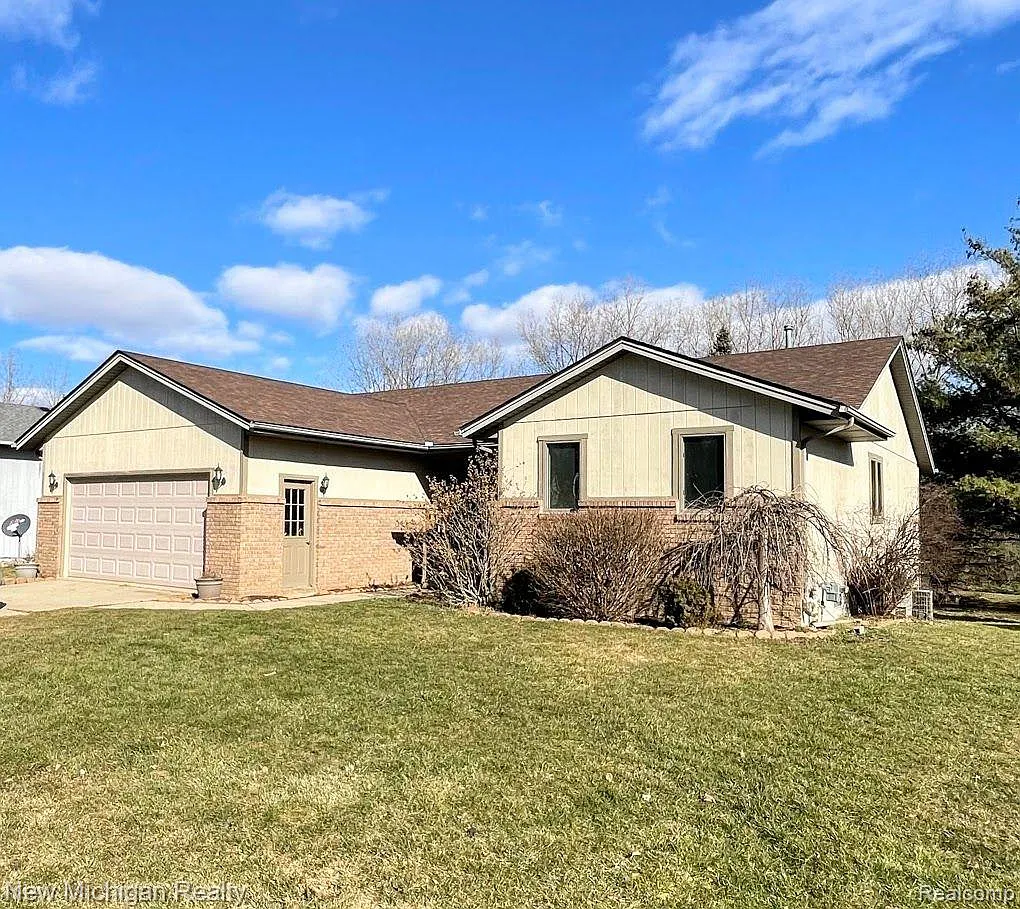 233 Jonathon Dr photo 1