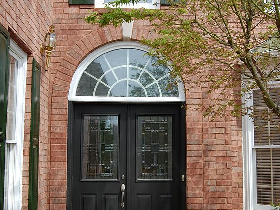 2nd image of 4900 Green Pointe Way NE