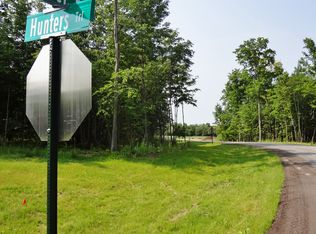 1877 Hunters Trl, West Bend, WI 53090