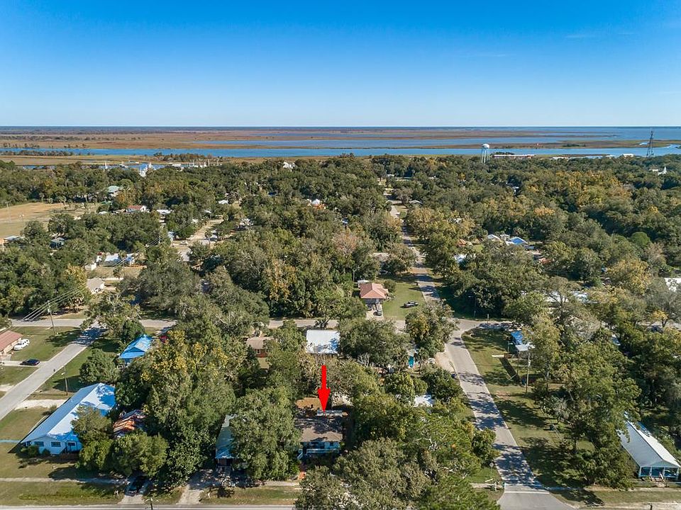233 12th St, Apalachicola, FL 32320 Zillow