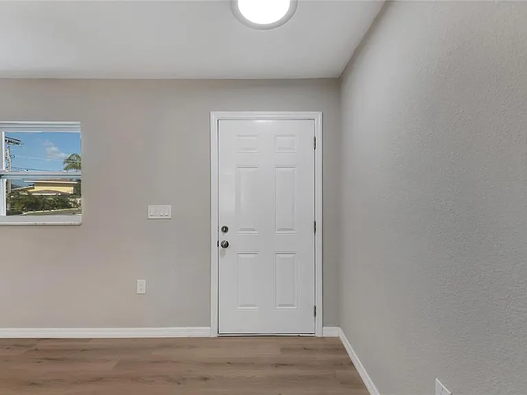 660 Flamingo Dr — Photo 9