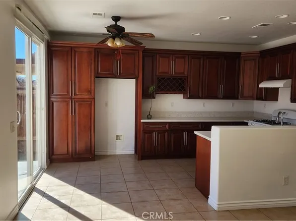 15555 Peace Pipe St, Victorville, CA 92394