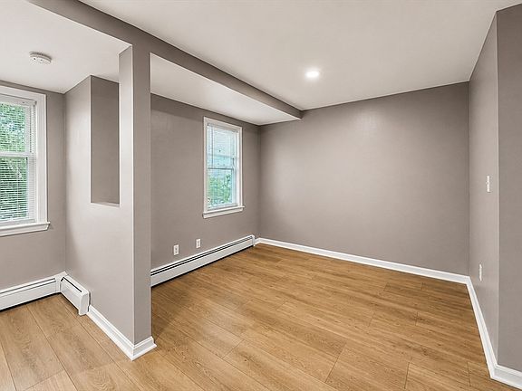 3rd image of 128 Trenton St APT 3
