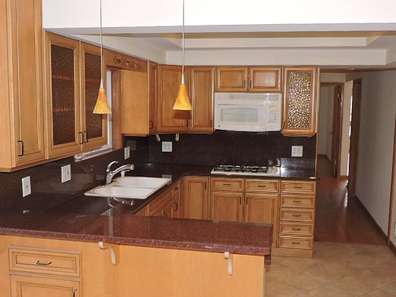 3rd image of 3047 N Odell Ave