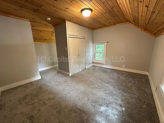 5th image of 210 S Lange Ave