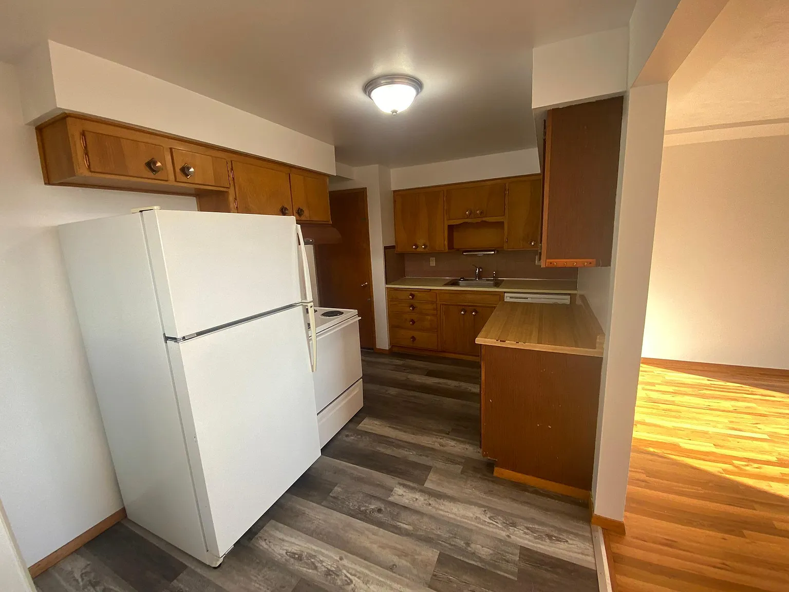 2 bed, 700 sqft, $1,275 — Photo 4