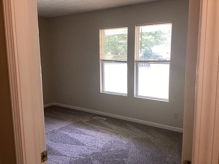 7058 S Manor Dr — Photo 17