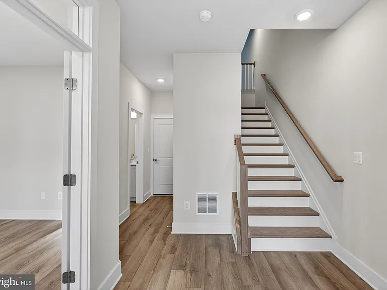 2507 Light St — Photo 37