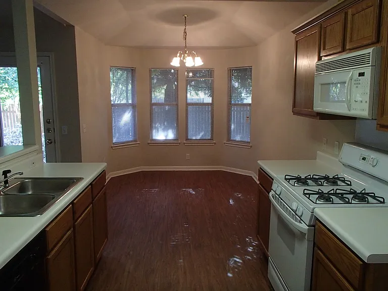 208 Juniper Dr — Photo 16