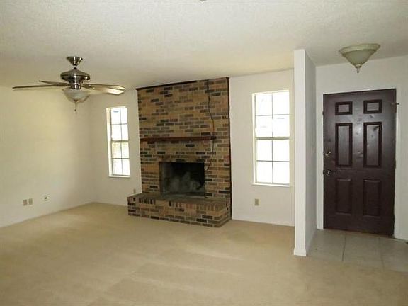 3rd image of 6028 Oakwood Dr