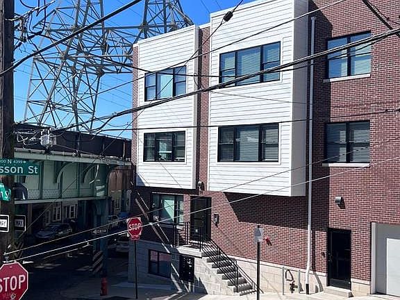 3rd image of 114 Cotton St #2R