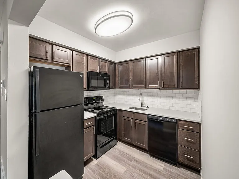 30-web-or-mls-apartment-2-4