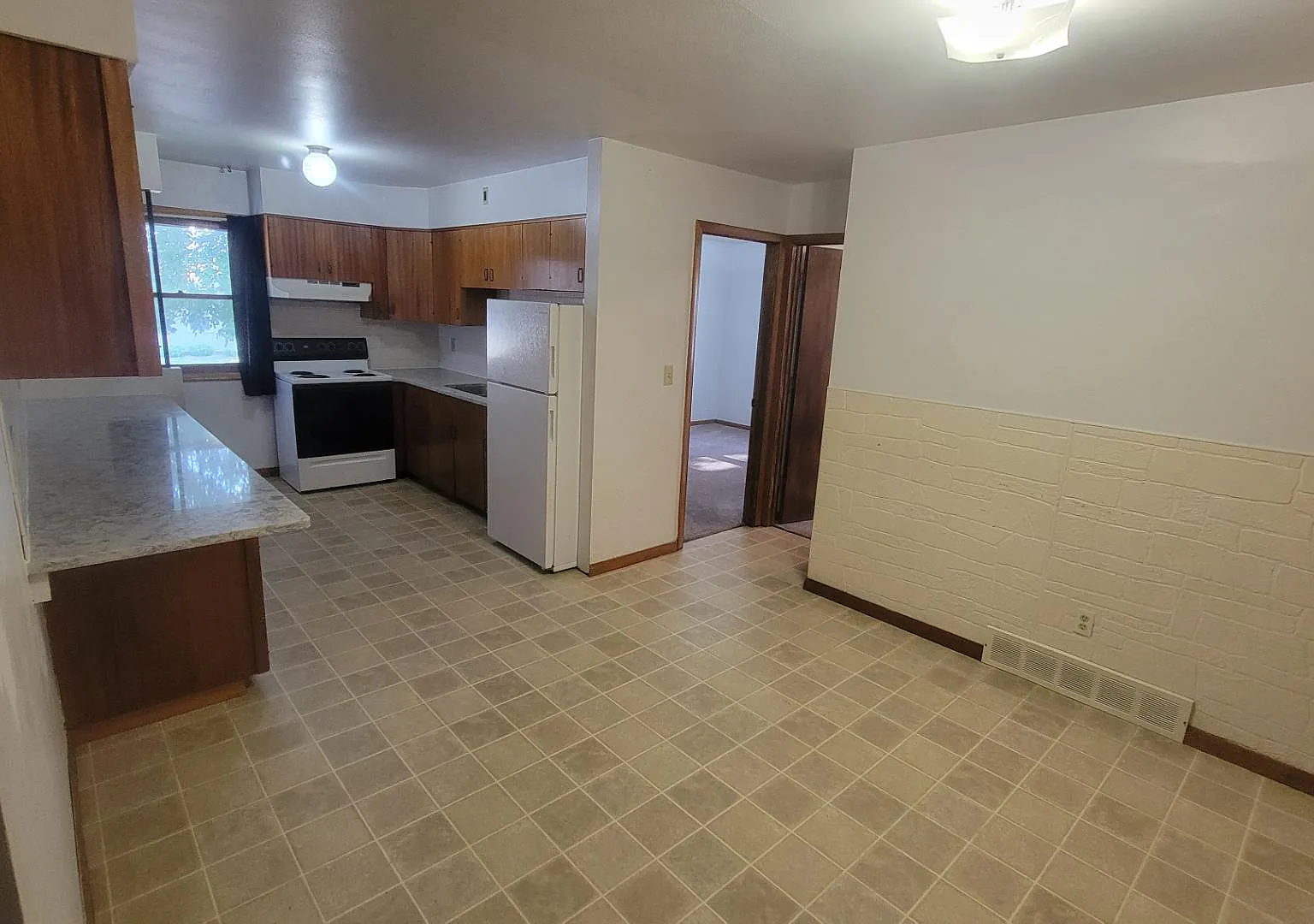 1011 Lincoln Street - 6 — Photo 3
