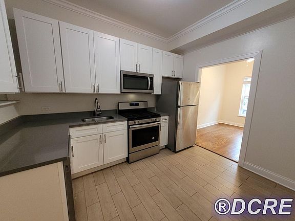 2nd image of 6934 N Lakewood Ave #1N