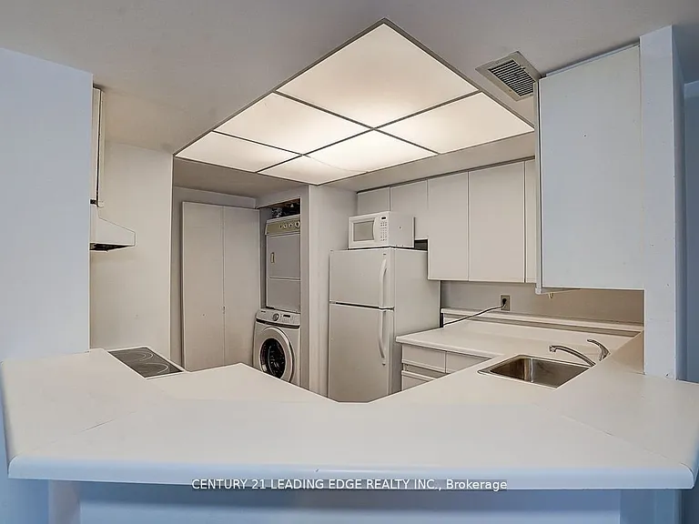 1001 Bay St #514 — Photo 16
