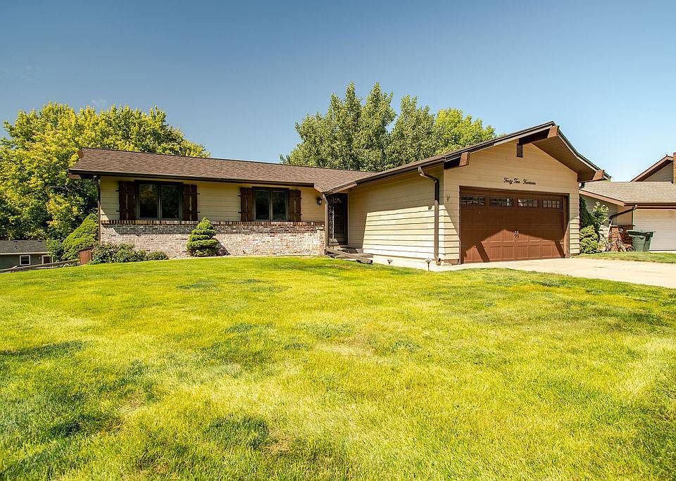 1st image of 4214 Bel Air Dr