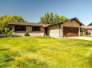 4214 Bel Air Dr, Kearney, NE 68845