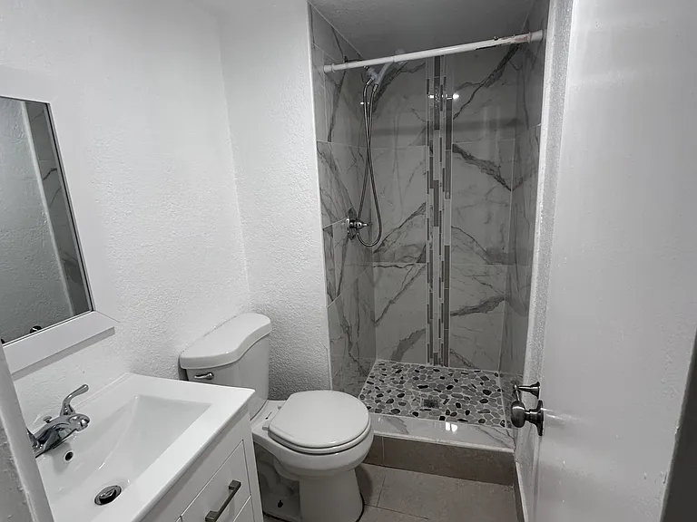2070 Braman Ave #11 — Photo 4