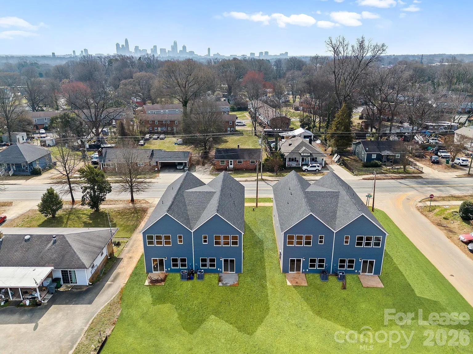 3 bed, 2.5 bath, $2,300 — Photo 4