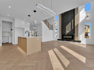 123 28th St NW, Edmonton, AB T6T 2H3