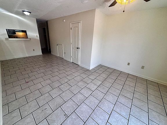3rd image of 106 Country Ln APT C
