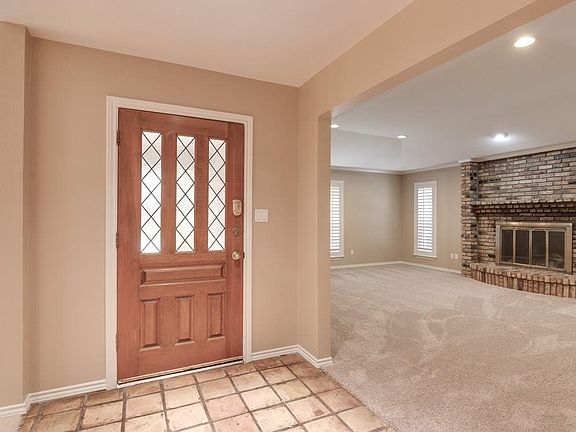 5th image of 1911 Pebblewood Dr