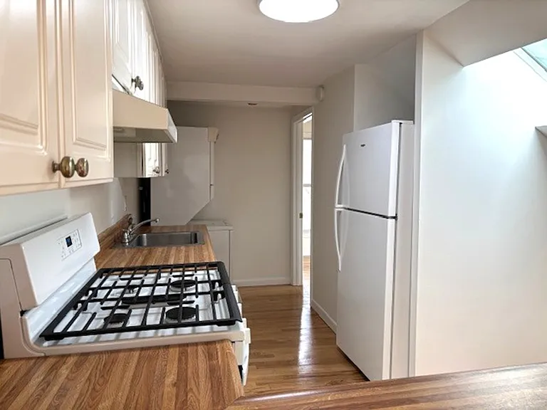 241 Nelson Ave #2 — Photo 7