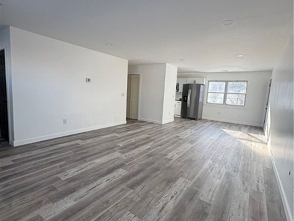 3rd image of 6750 Shadowbrook Dr