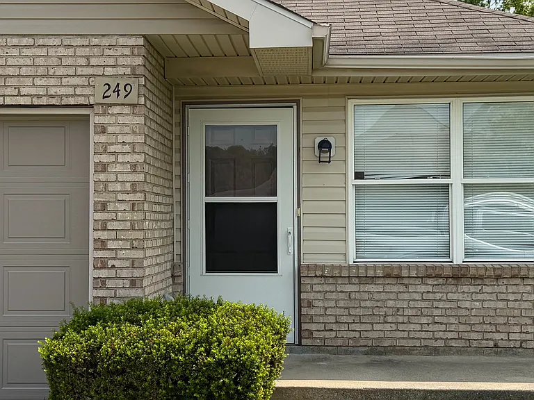 249 Delaware Xing — Photo 1
