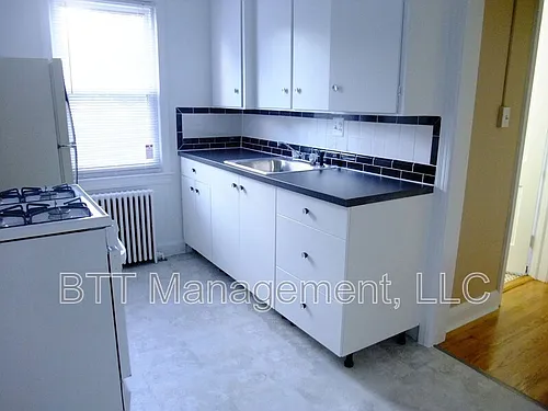 8210 Greenwood Ave #3 Photo 1