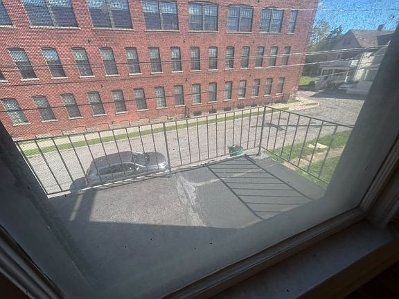 2nd image of 6 Rustic Pl APT 2