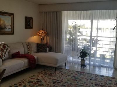 3551 NE 169th St APT 408, North Miami Beach, FL, 33160