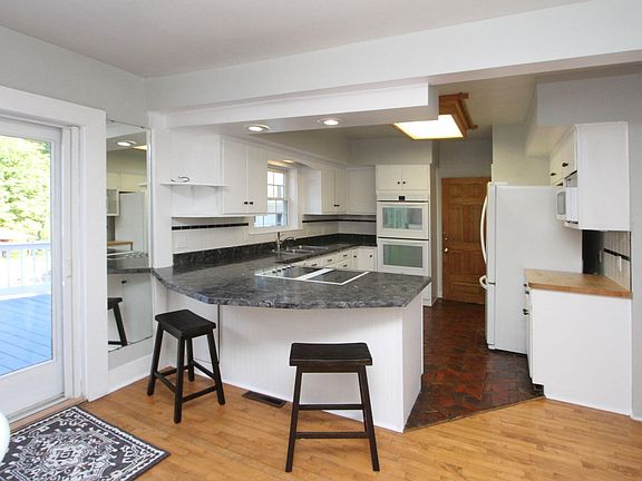 4th image of 6235 Oakland Dr #A