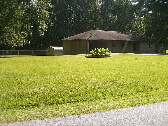 2nd image of 3276 Poplar Dr