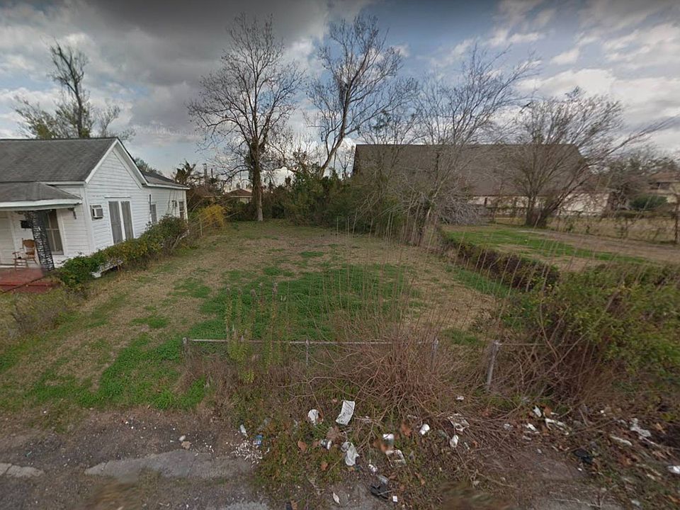 1st image of 2027 Poplar St