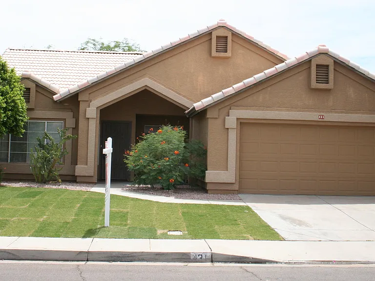 431 N Leoma Ln — Photo 1