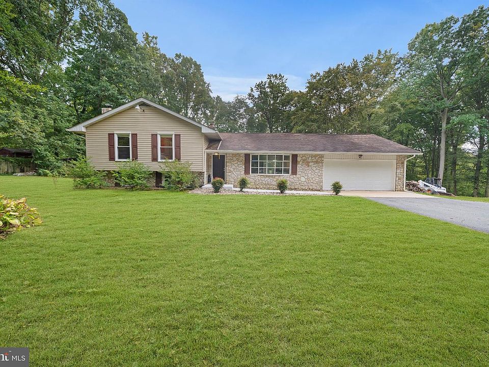 1st image of 424 Tonys Rd