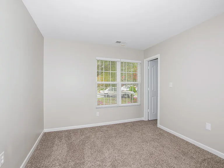 10013 Green Hedge Ave — Photo 9