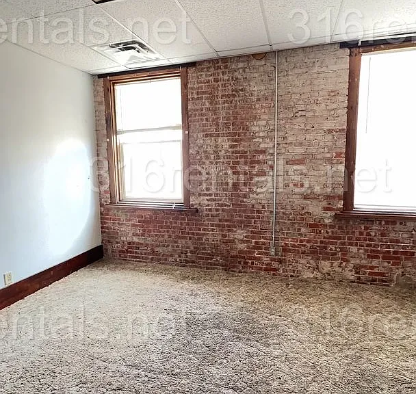Empire Building Apartments — Photo 4