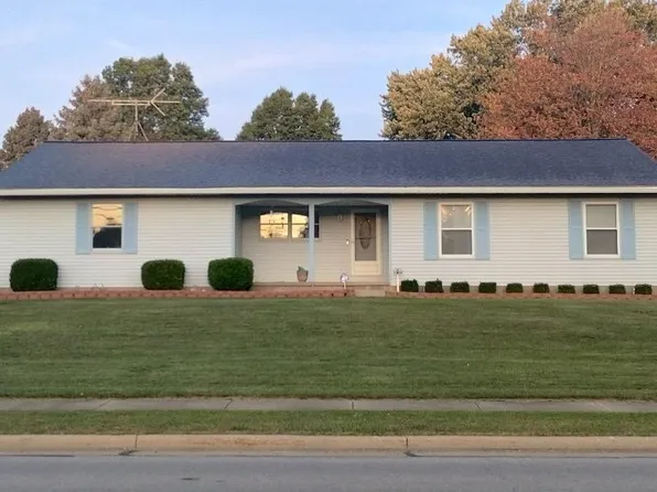 793 September Dr, Uniontown, OH 44685