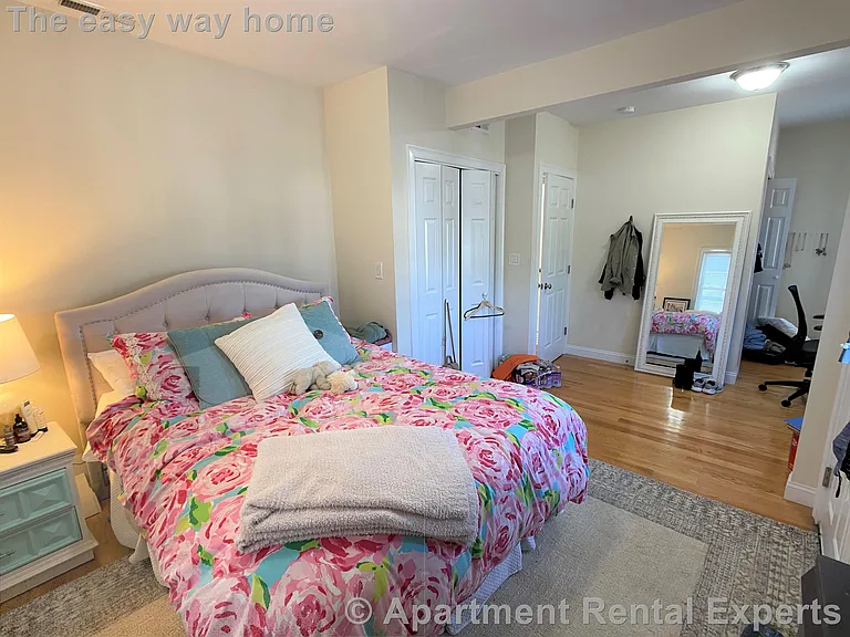 527 Main St #2 — Photo 20