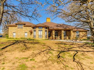 108 Gardendale Dr, Cleburne, TX 76031