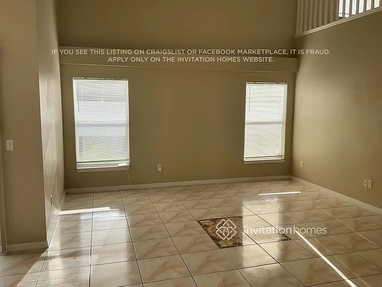 427 Symphony Pl — Photo 11