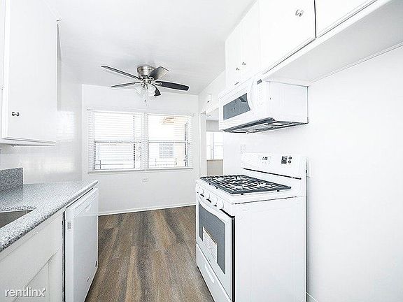 3rd image of 9025 National Blvd